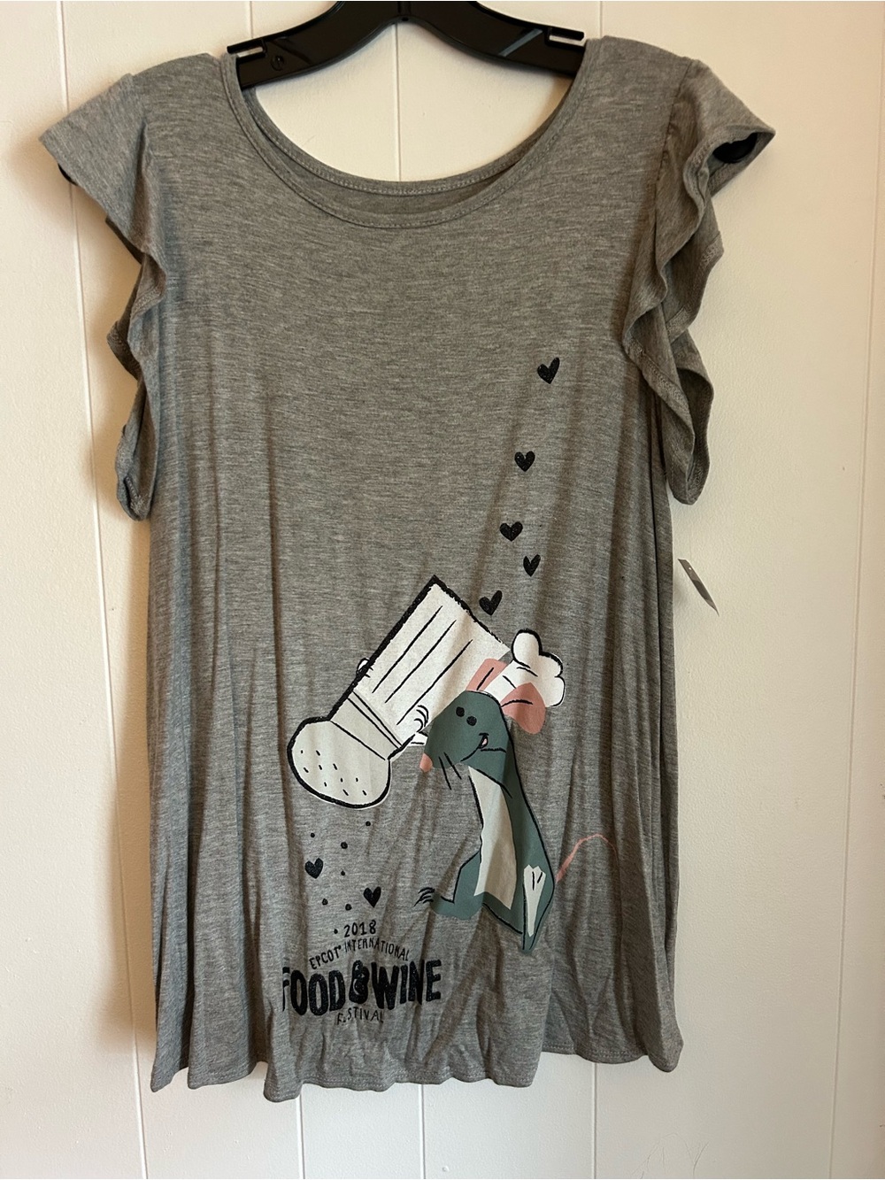 New Disney Parks Ratatouille Remy Hearts Gray Ruffle TOP women size M